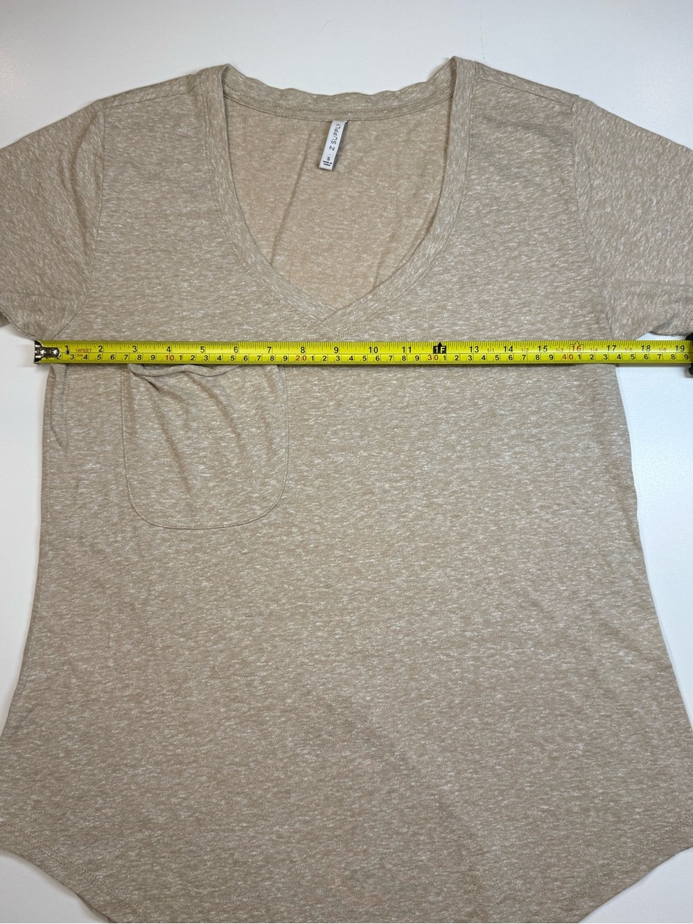 Women’s Pocket V-Neck Tee in Heather Taupe - Picture 5 of 9